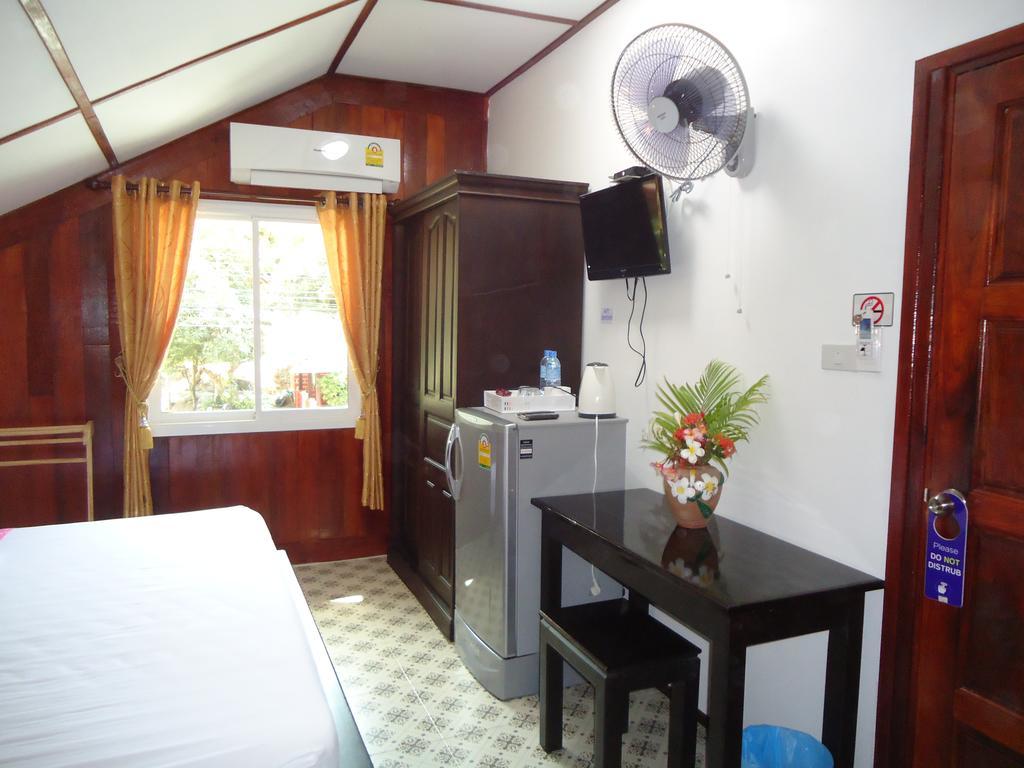 Sea Breeze House, Naiplao Beach Кханом Екстериор снимка