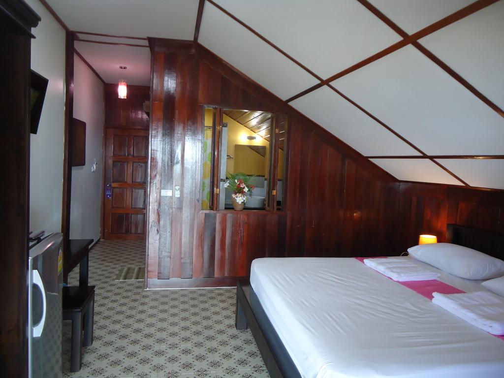 Sea Breeze House, Naiplao Beach Кханом Екстериор снимка