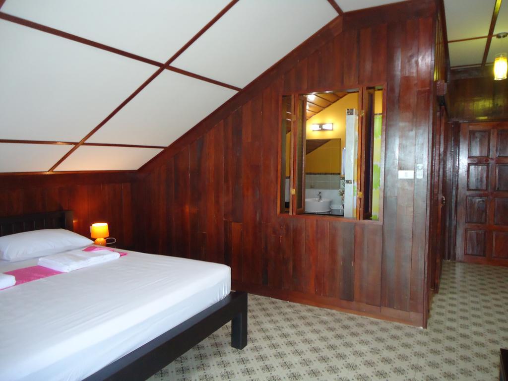 Sea Breeze House, Naiplao Beach Кханом Екстериор снимка