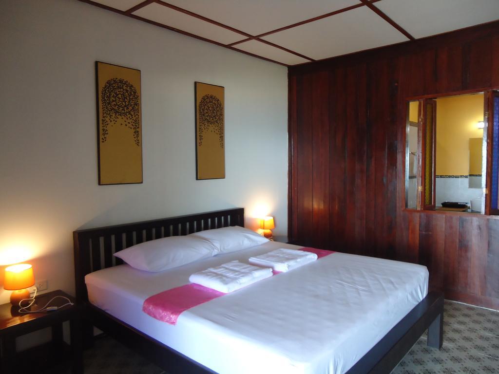 Sea Breeze House, Naiplao Beach Кханом Екстериор снимка
